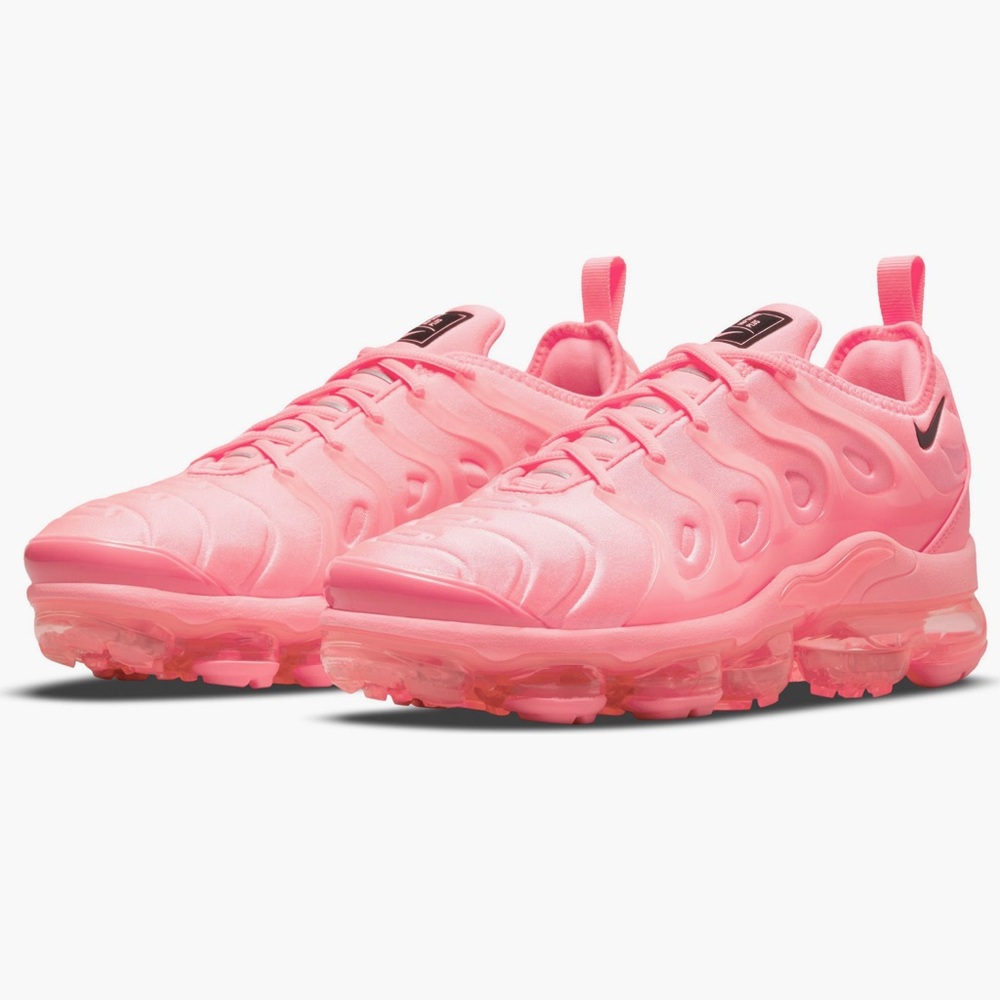 Nike Women's Vibrant Pink Athletic Shoes